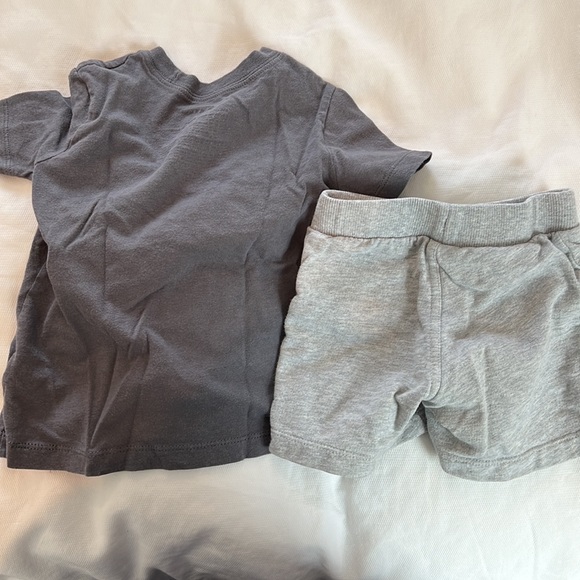B1G1F Carter’s Ready Set Goal Shirt & Gray Shorts 12M - Picture 3 of 3